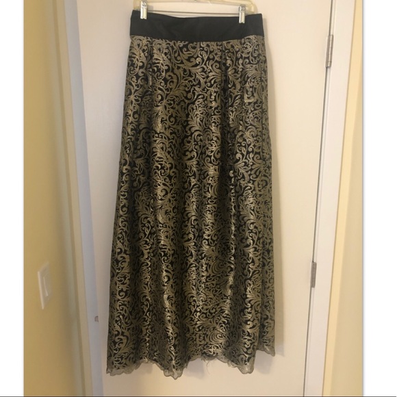 Dresses & Skirts - Skirt